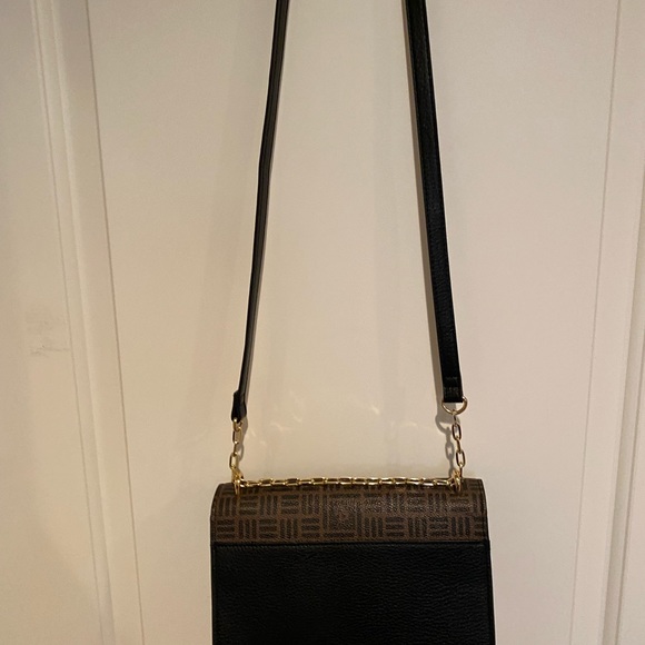 Ann Klein Horsebit Black and Brown Shoulder Bag - Picture 2 of 5